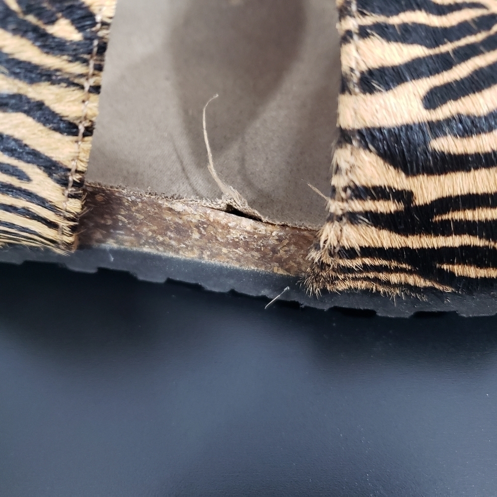 Express Calf Hair zebra sandals 7 - Picture 5 of 12
